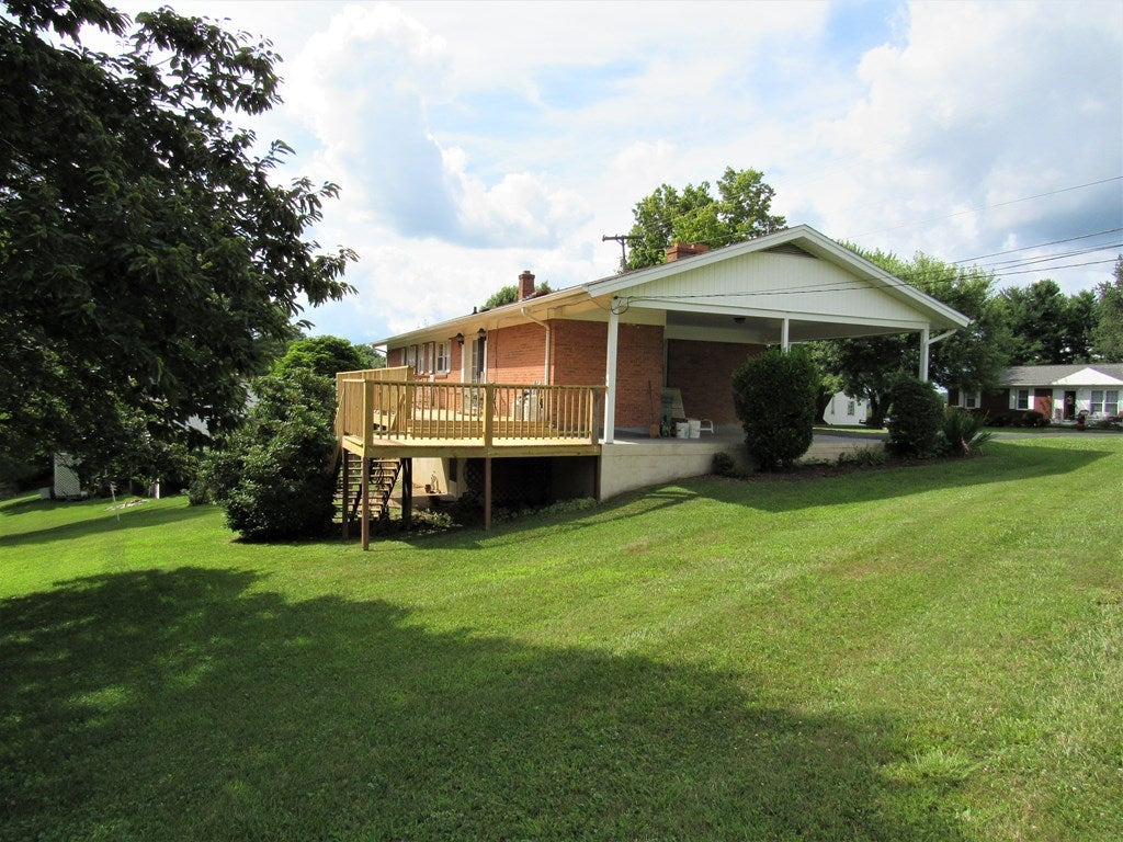 105 Armory Road Galax, VA 24333 - Photo 7 of 38 Gallery Image 7