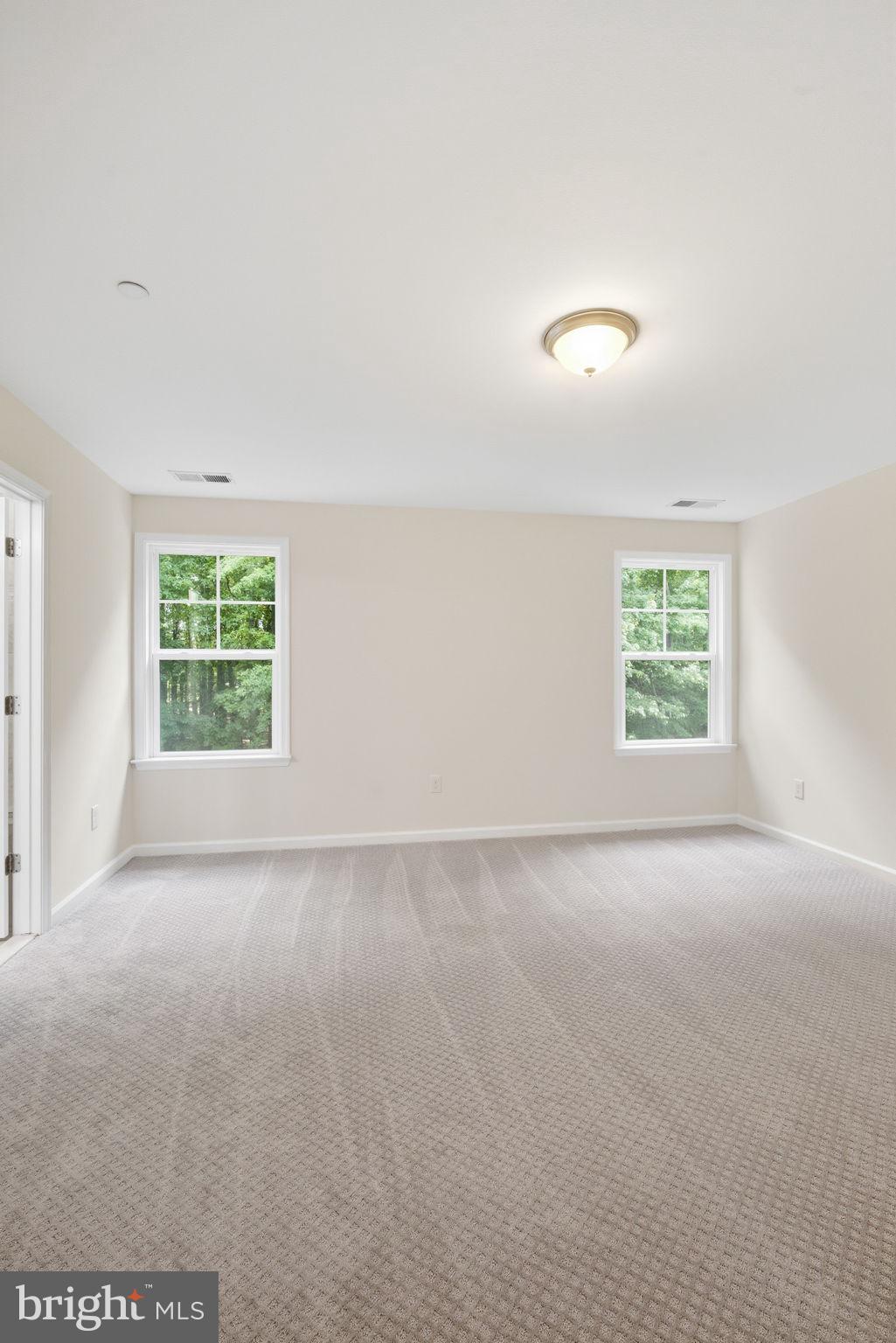124 Riverside Drive Chester, MD 21619 - Photo 22 of 44 Qwner suite new carpet and paint thruout