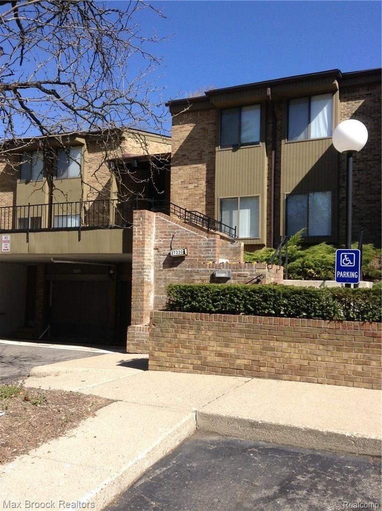 27330 Arborway Road, Unit 25 Southfield, MI 48033 - Photo 1 of 19 photo 3.JPG