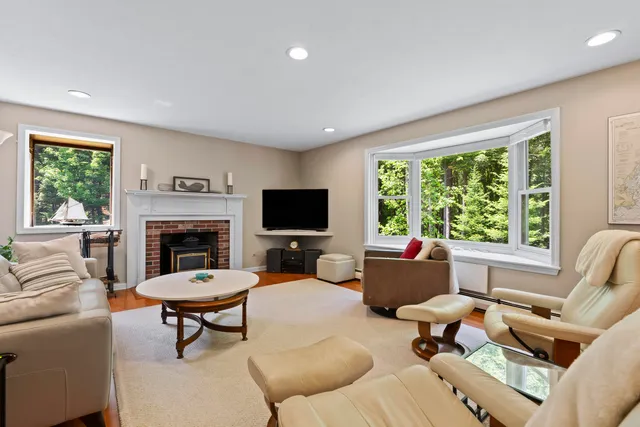 $859,000 | 15 Harvey Brook Drive, Freeport, ME 04032