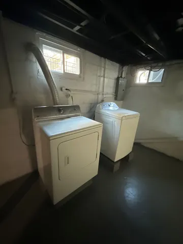 $2,300 | 19 North May Street, Aurora, IL 60506