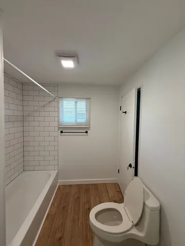 $2,300 | 19 North May Street, Aurora, IL 60506