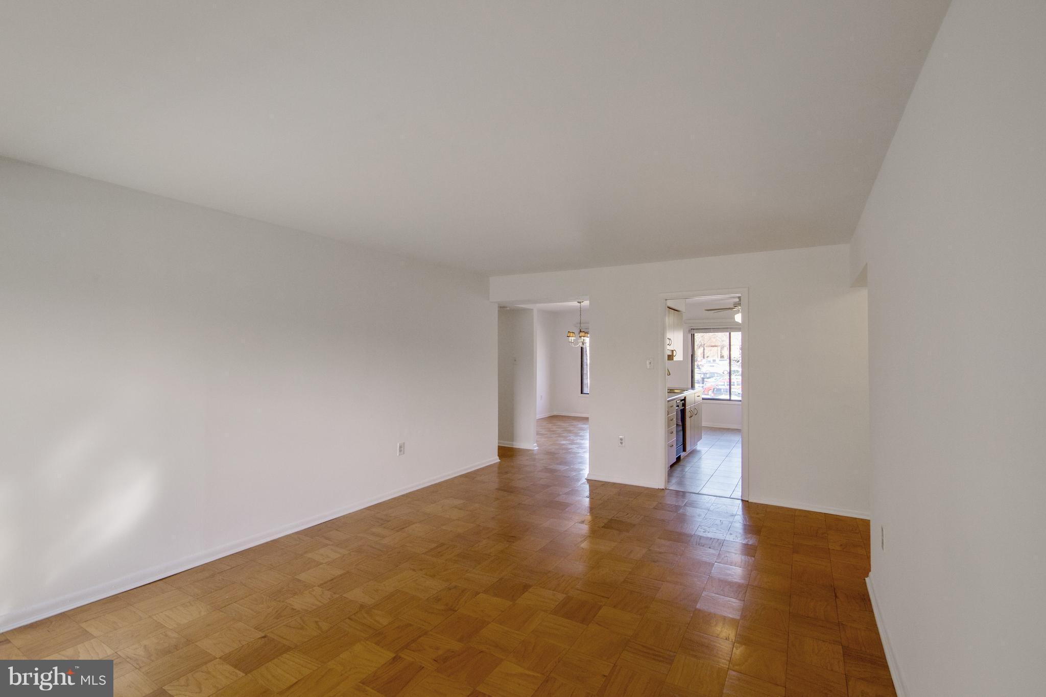 5253 West Running Brook Road, Unit 302 Columbia, MD 21044 - Photo 5 of 30 Living Room