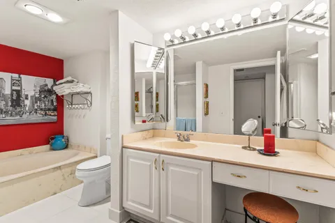 $209,900 | 7 Stratford Drive, Unit G, Boynton Beach, FL 33436