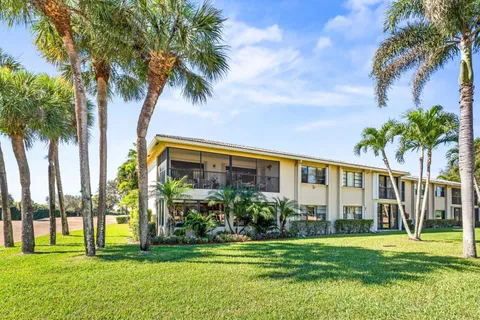 $209,900 | 7 Stratford Drive, Unit G, Boynton Beach, FL 33436
