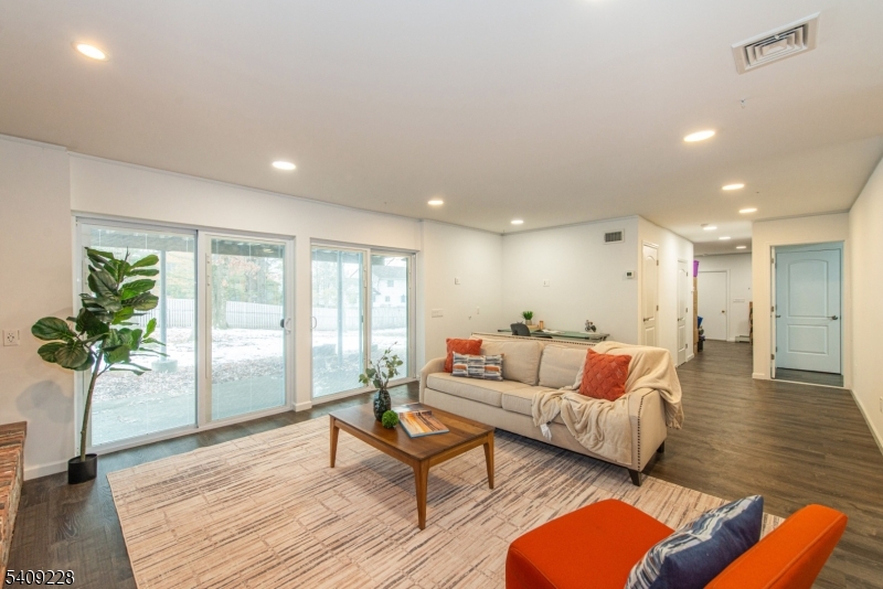 36 Yellow Brick Road Wayne, NJ 07470 - Photo 11 of 45