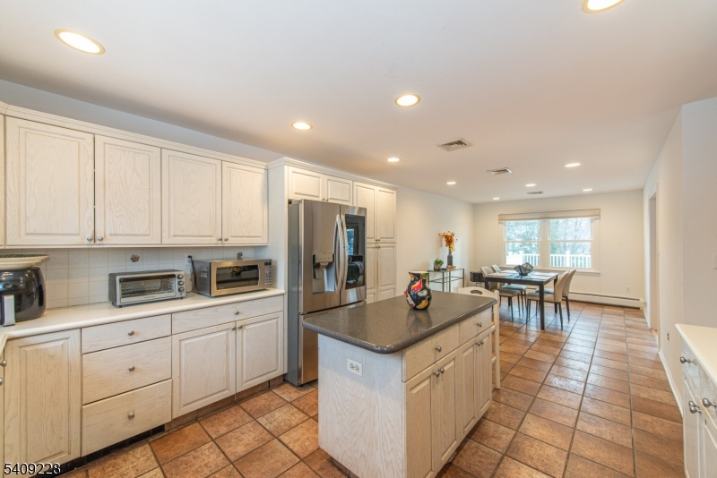 36 Yellow Brick Road Wayne, NJ 07470 - Photo 15 of 45