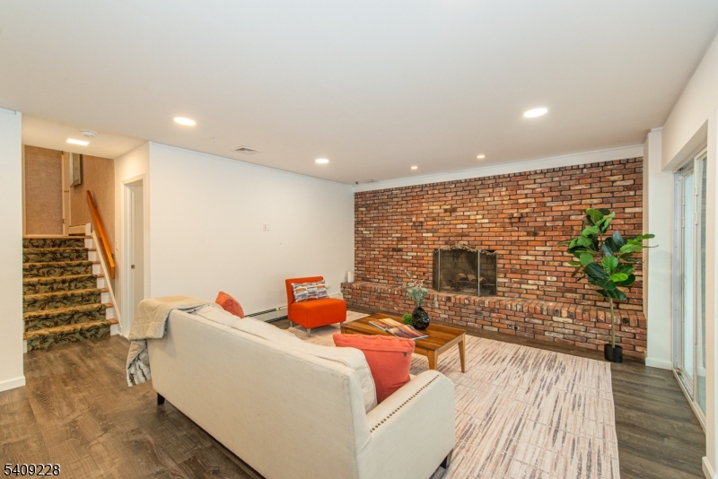 36 Yellow Brick Road Wayne, NJ 07470 - Photo 16 of 45