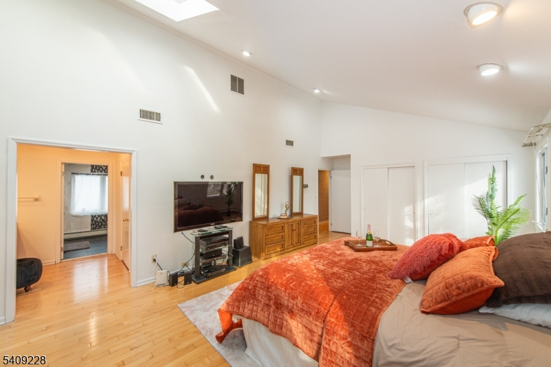 36 Yellow Brick Road Wayne, NJ 07470 - Photo 19 of 45