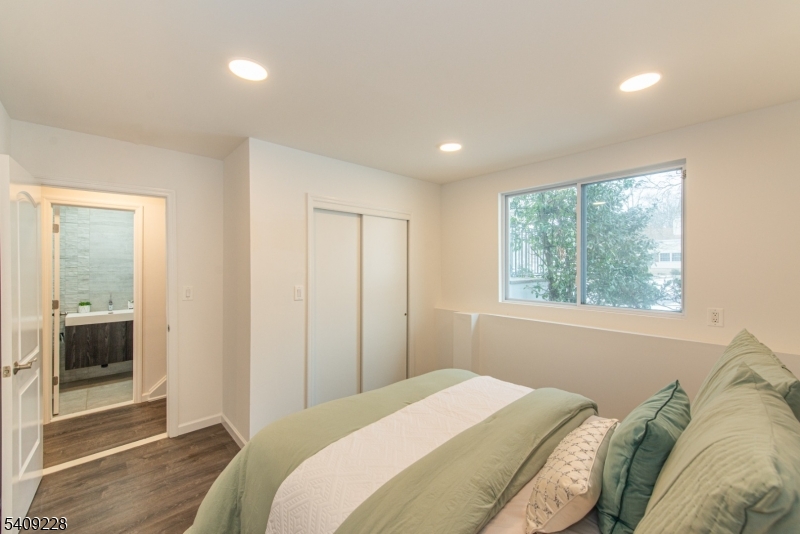 36 Yellow Brick Road Wayne, NJ 07470 - Photo 23 of 45