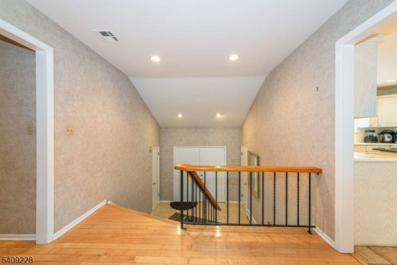 36 Yellow Brick Road Wayne, NJ 07470 - Photo 32 of 45