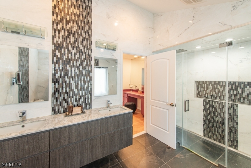 36 Yellow Brick Road Wayne, NJ 07470 - Photo 35 of 45