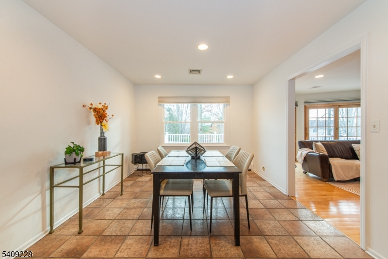 36 Yellow Brick Road Wayne, NJ 07470 - Photo 9 of 45