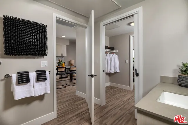 $2,586 | 201 North La Brea Avenue, Unit 616, Inglewood, CA 90301