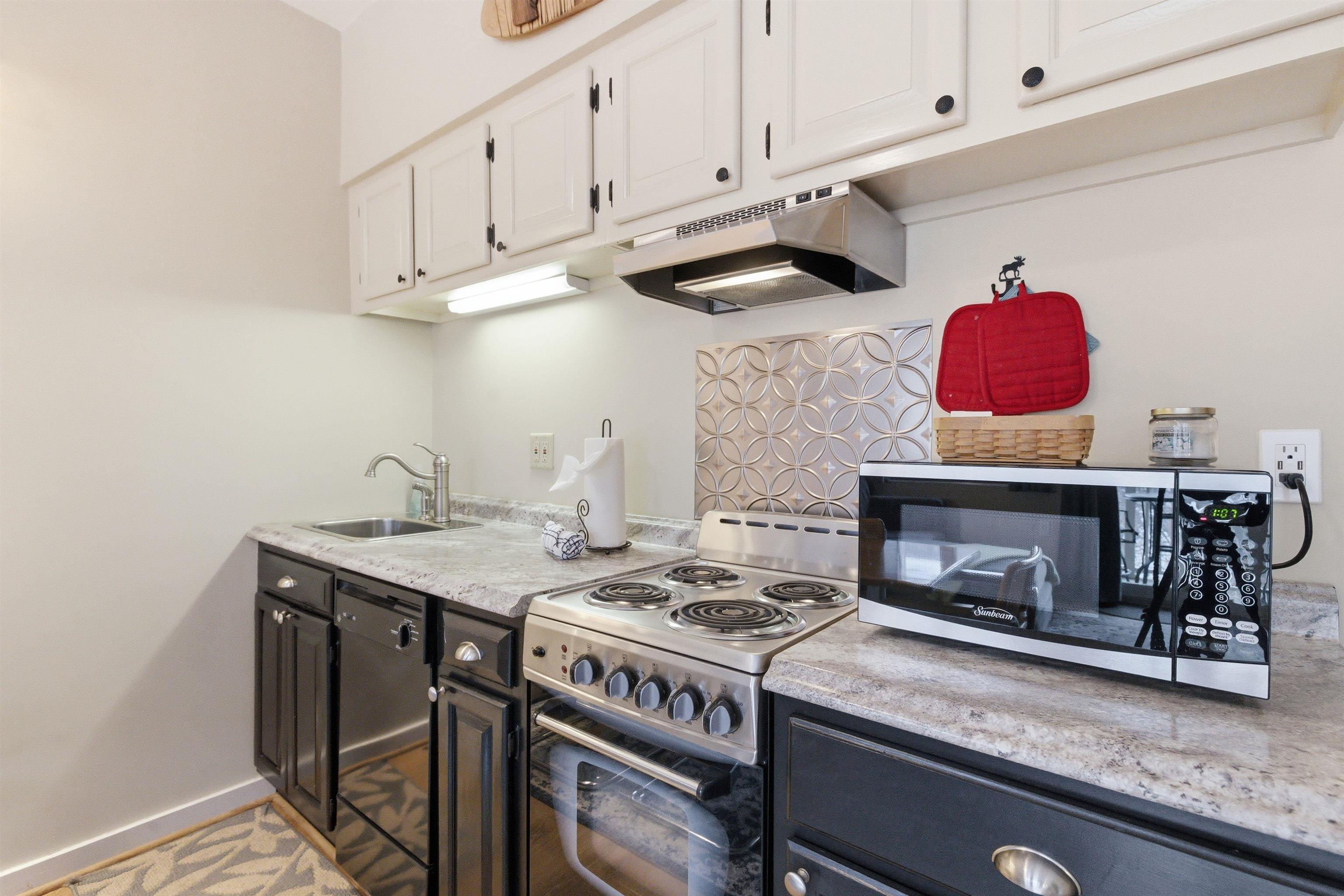 36 Lodge Road, Unit A208 Lincoln, NH 03251 - Photo 4 of 46