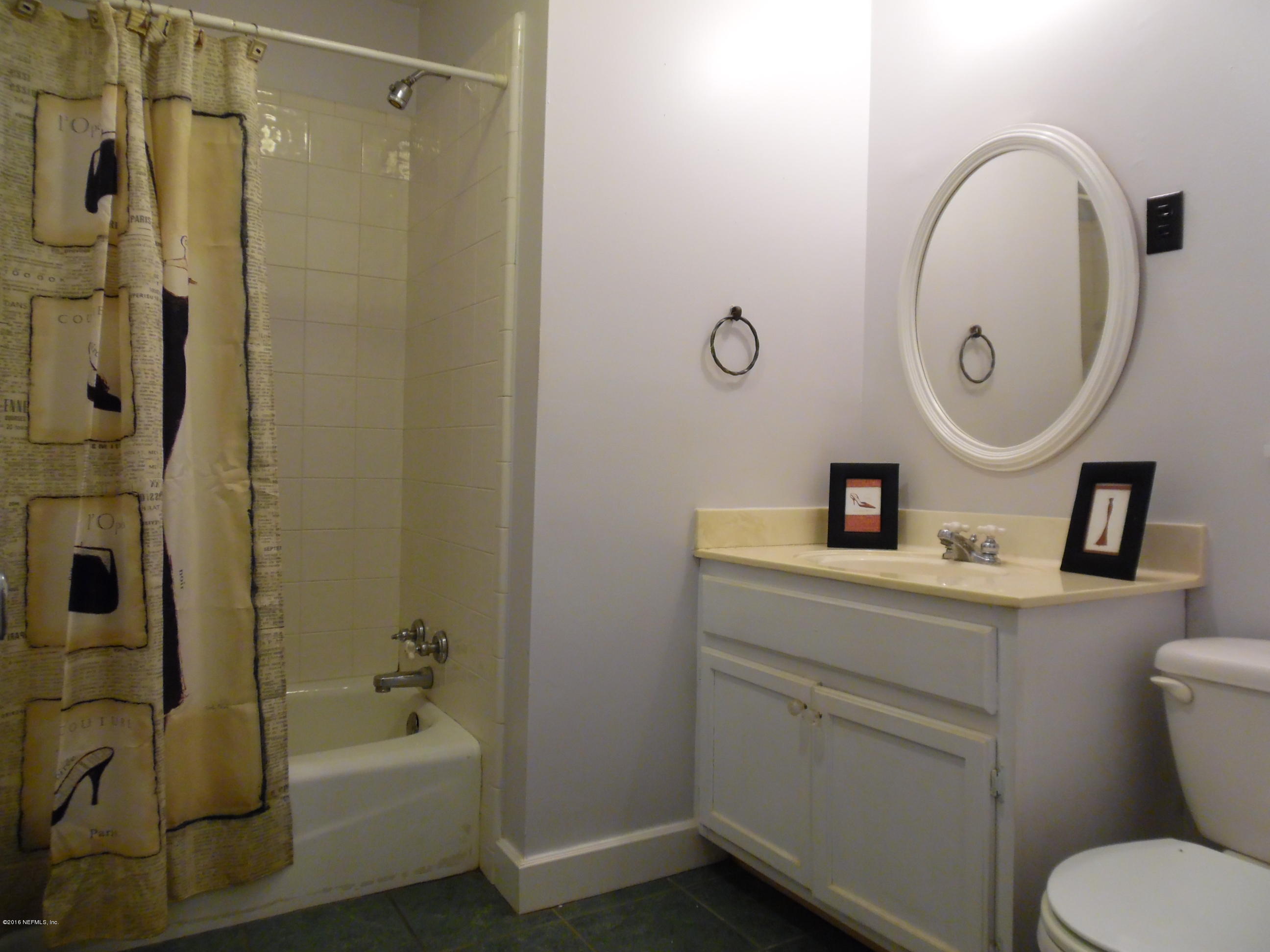19484 Kenny Conner Road Hilliard, FL 32046 - Photo 14 of 31 HALL/GUEST BATH