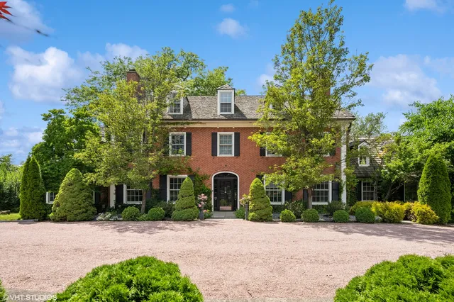 $15,000 | 82 Woodley Road, Winnetka, IL 60093