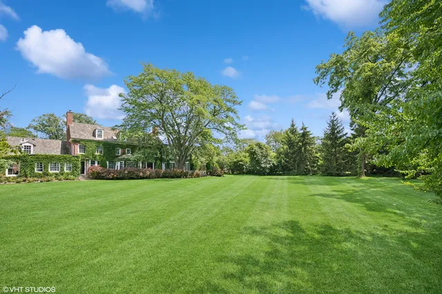 $15,000 | 82 Woodley Road, Winnetka, IL 60093