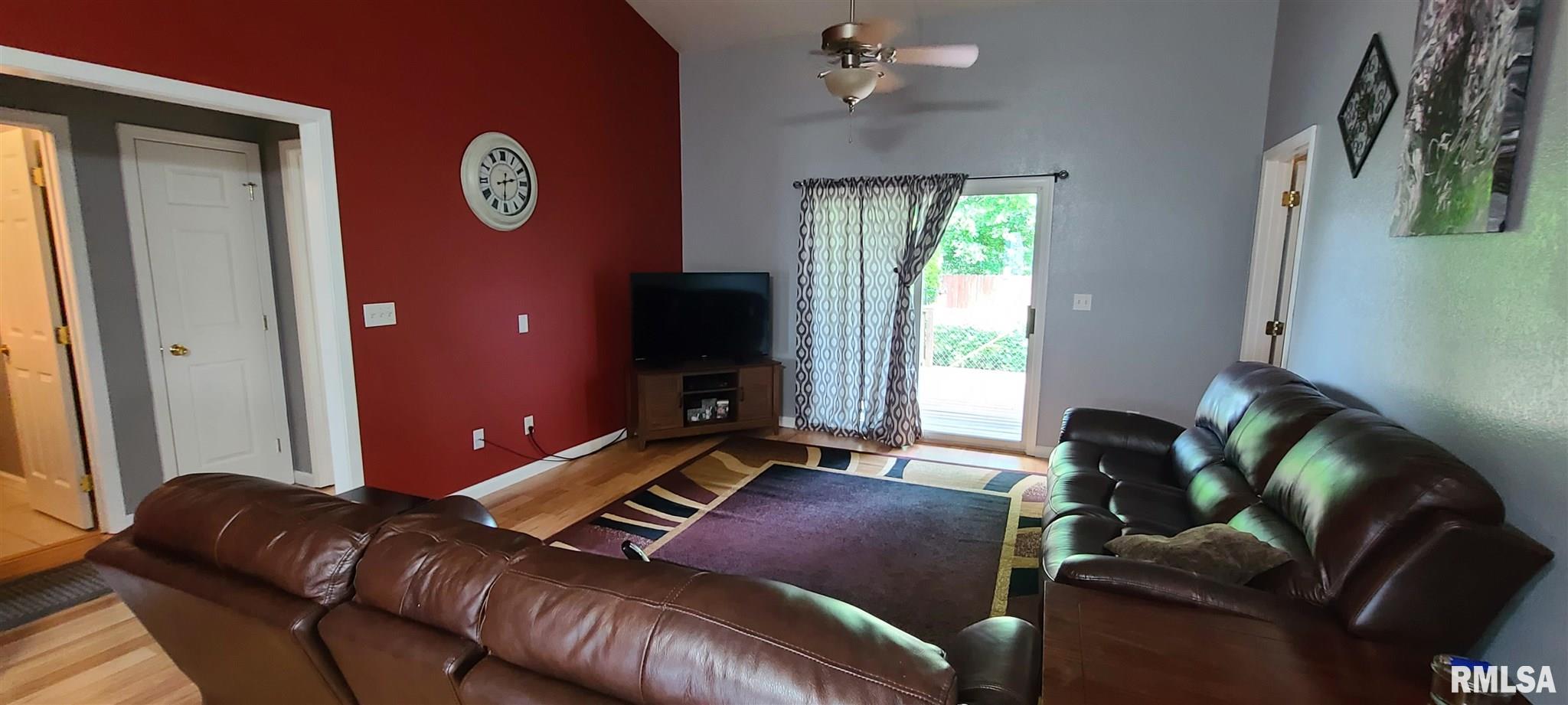 404 Emperor Lane Herrin, IL 62948 - Photo 16 of 31 Gallery Image 16