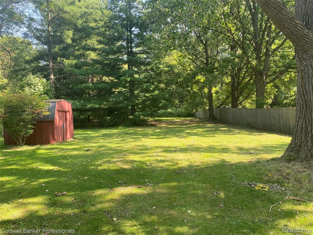 3272 North Genesee Road Flint, MI 48506 - Photo 5 of 14