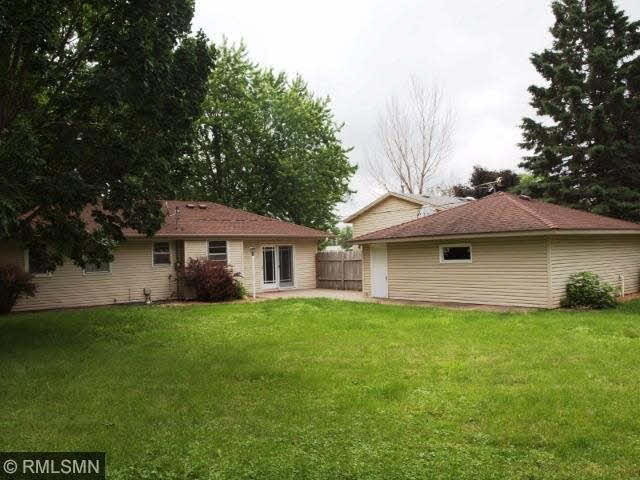 112 Hayes Road Apple Valley, MN 55124 - Photo 4 of 14 Gallery Image 4