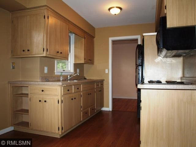 112 Hayes Road Apple Valley, MN 55124 - Photo 5 of 14 Gallery Image 5