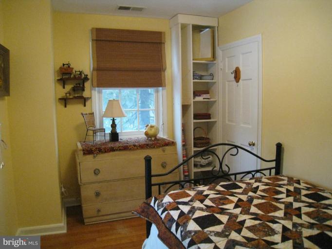 633 Round Oak Road Towson, MD 21204 - Photo 14 of 21 Bedroom #3