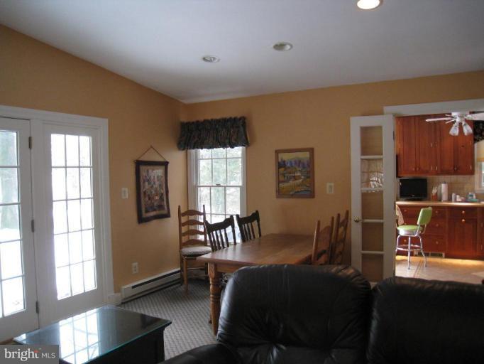 633 Round Oak Road Towson, MD 21204 - Photo 8 of 21 Family Room #2