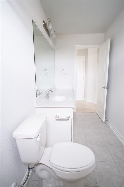 14110 McCoy Loop Austin, TX 78717 - Photo 9 of 35 a bathroom with a toilet a sink and a mirror