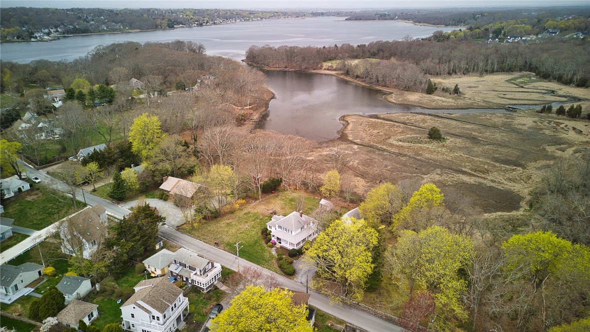 35 Touisset Road Warren, RI 02885 - Photo 11 of 44 Gallery Image 11