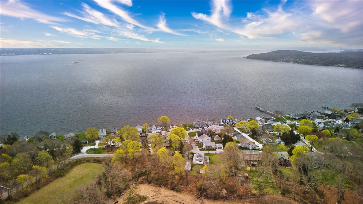 35 Touisset Road Warren, RI 02885 - Photo 12 of 44 Gallery Image 12