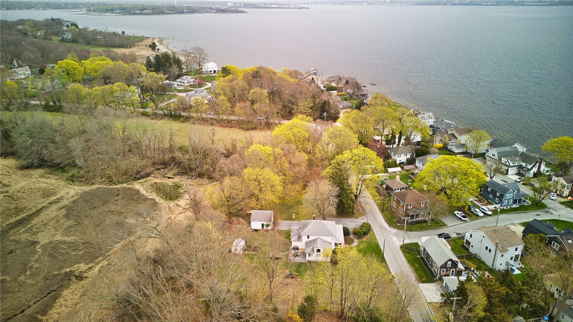 35 Touisset Road Warren, RI 02885 - Photo 13 of 44 Gallery Image 13