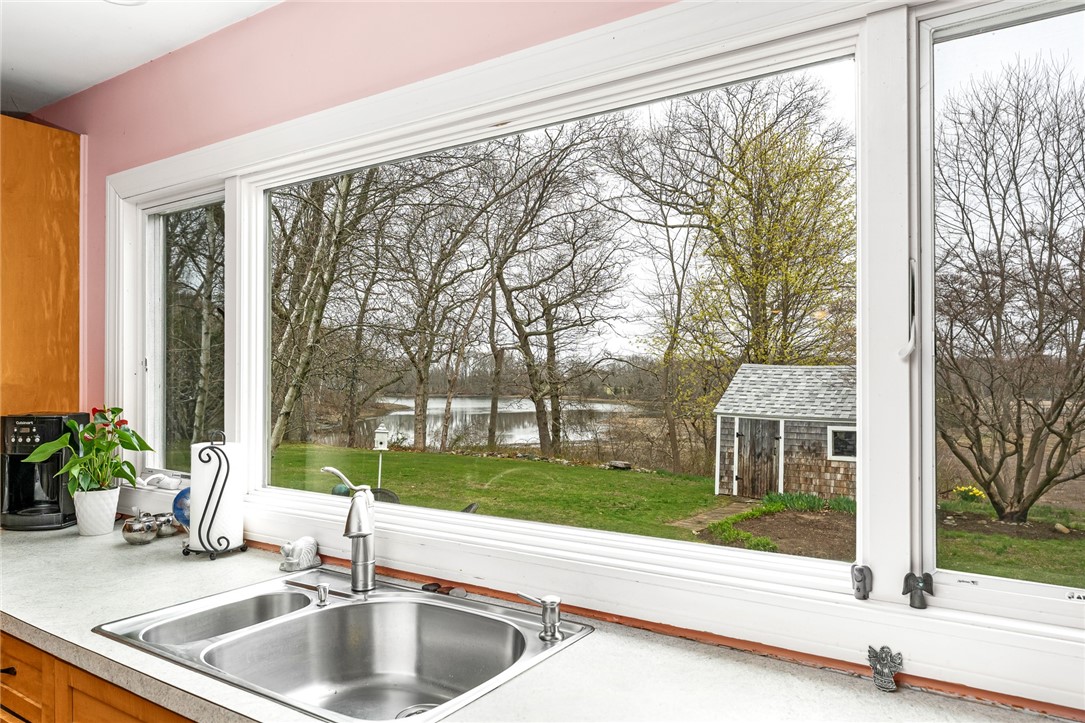 35 Touisset Road Warren, RI 02885 - Photo 31 of 44 Gallery Image 31