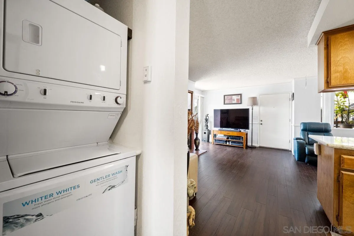 8475 Avenida Angulia, Unit 19 Spring Valley, CA 91977 - Photo 5 of 23 Gallery Image 5