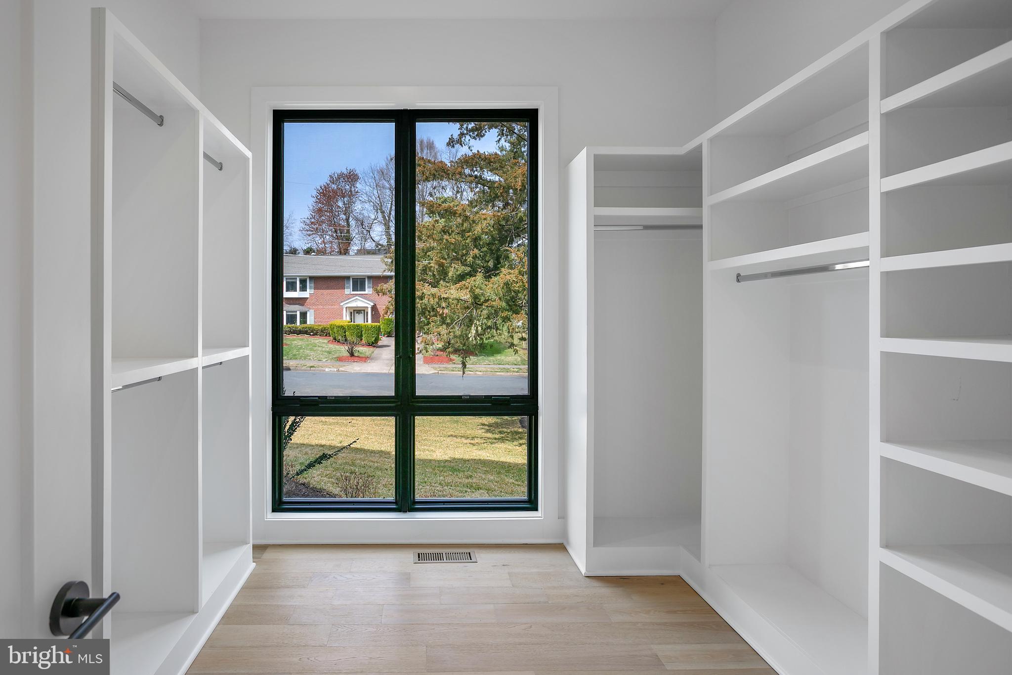 7019 Statendam Court McLean, VA 22101 - Photo 17 of 52 a view of an empty room with a window