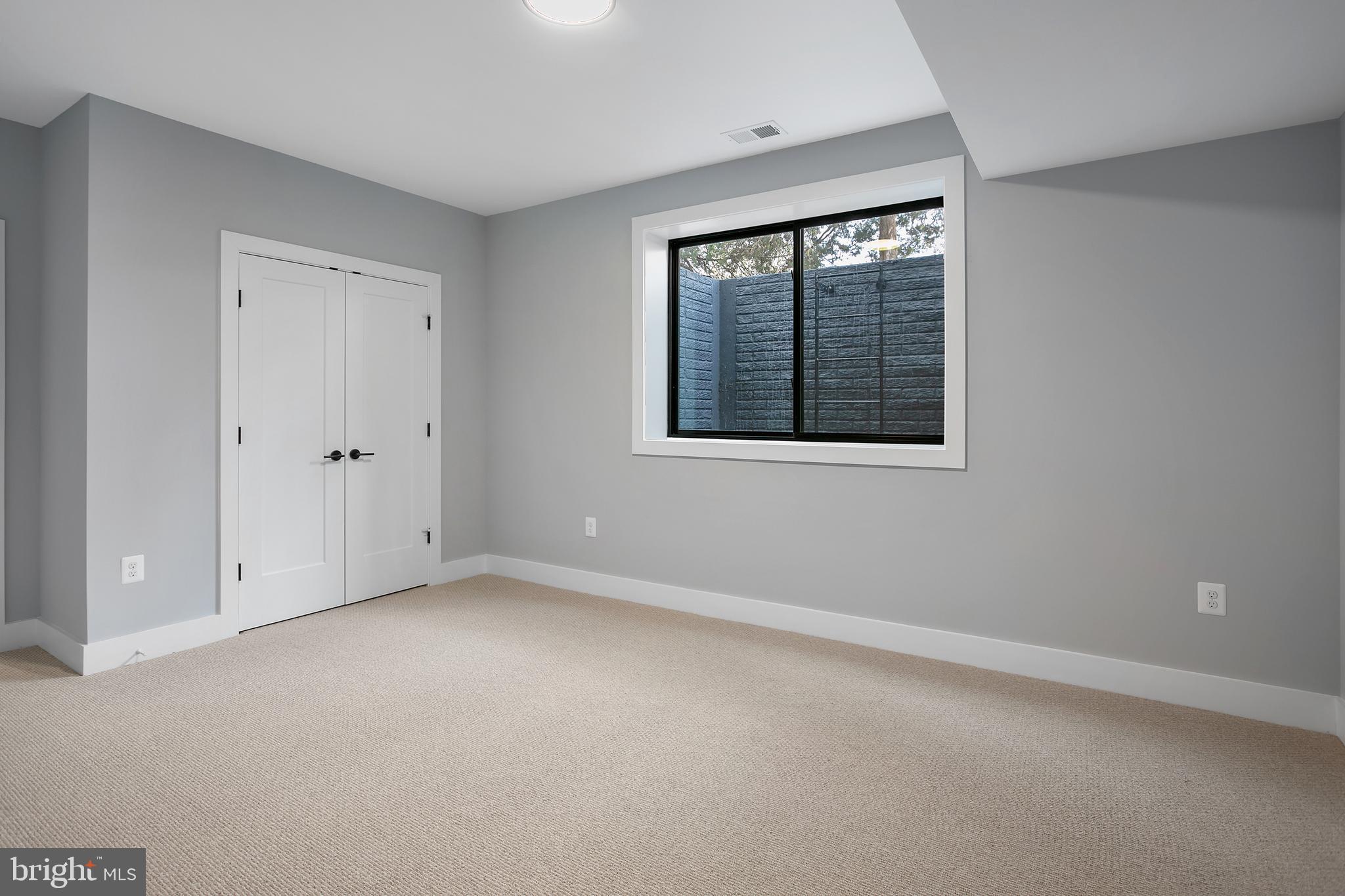 7019 Statendam Court McLean, VA 22101 - Photo 25 of 52 a view of an empty room with a window