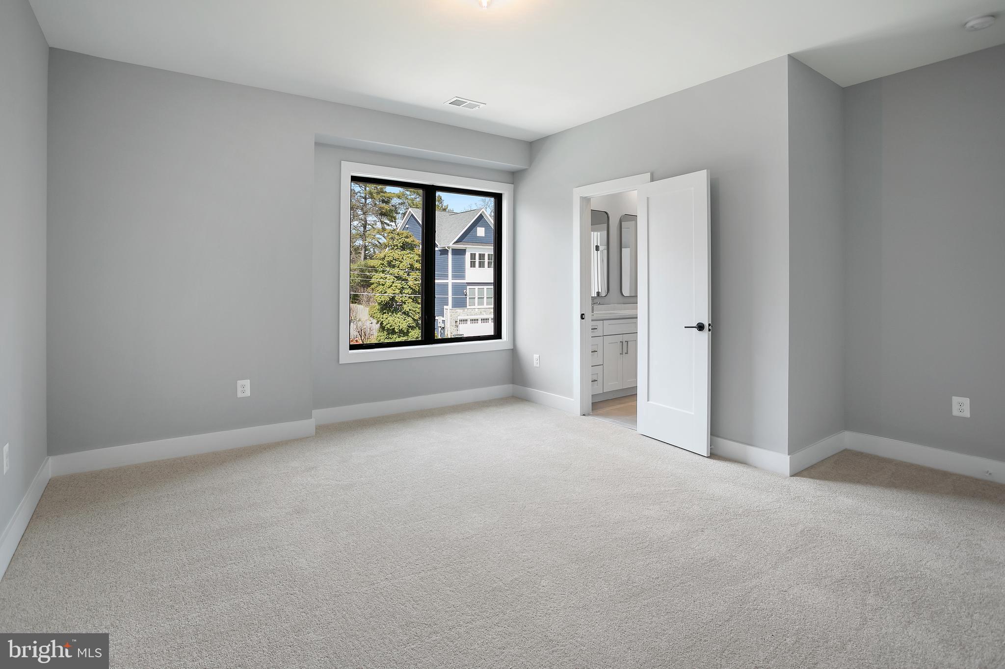 7019 Statendam Court McLean, VA 22101 - Photo 45 of 52 an empty room with windows and closet