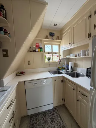 $4,500 | 107 John Street, Newport, RI 02840