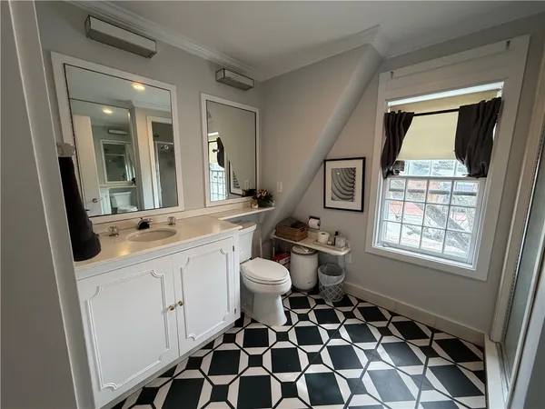 $4,500 | 107 John Street, Newport, RI 02840