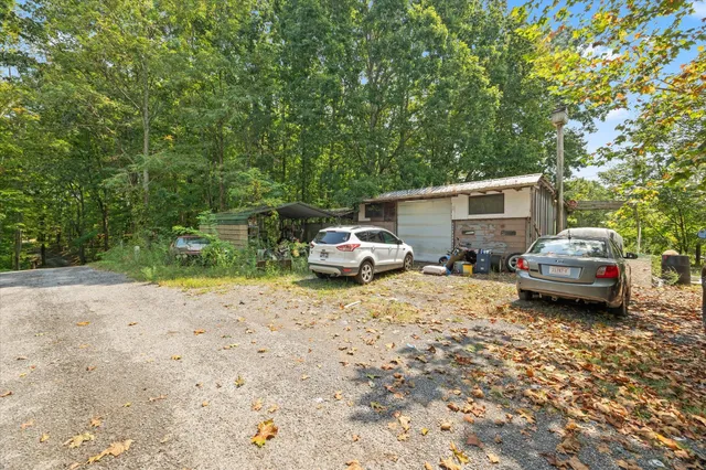 $219,900 | 225 Dale Richardson Lane, Gainesboro, TN 38562