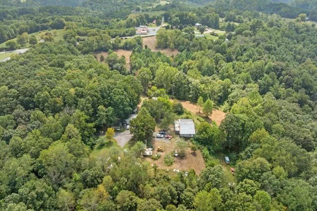 $219,900 | 225 Dale Richardson Lane, Gainesboro, TN 38562