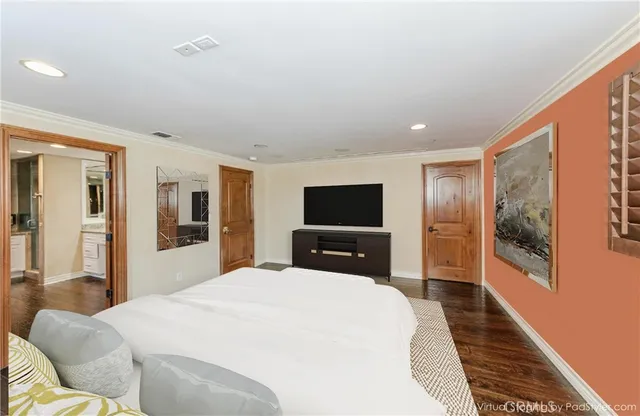 $1,560,000 | 5901 East Firenze Crescent, Anaheim Hills, CA 92807