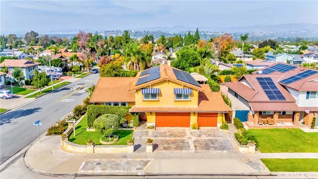 $1,560,000 | 5901 East Firenze Crescent, Anaheim Hills, CA 92807