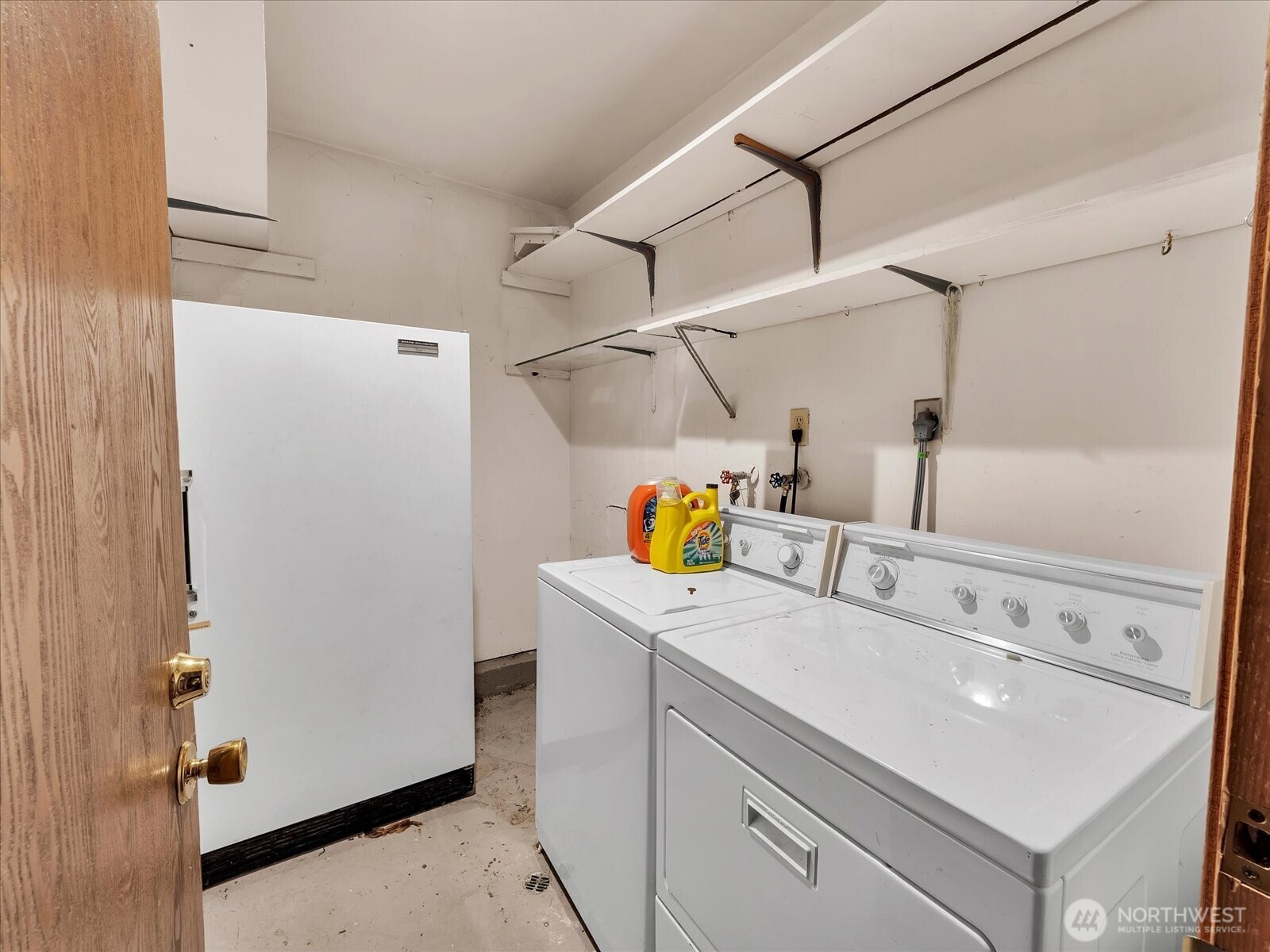2523 23rd Avenue South Seattle, WA 98144 - Photo 21 of 29 a utility room with dryer and washer