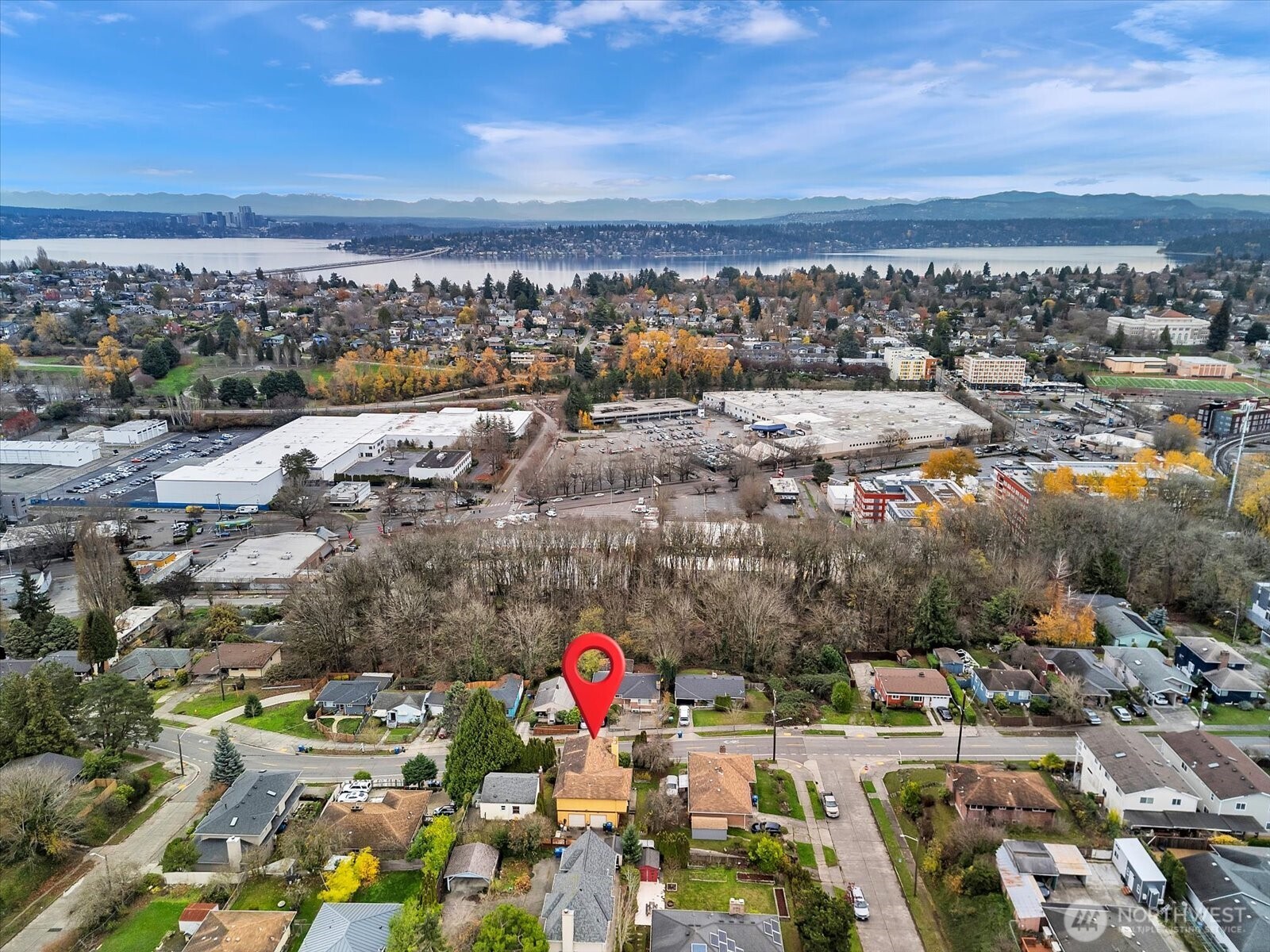 2523 23rd Avenue South Seattle, WA 98144 - Photo 4 of 29 a view of a city