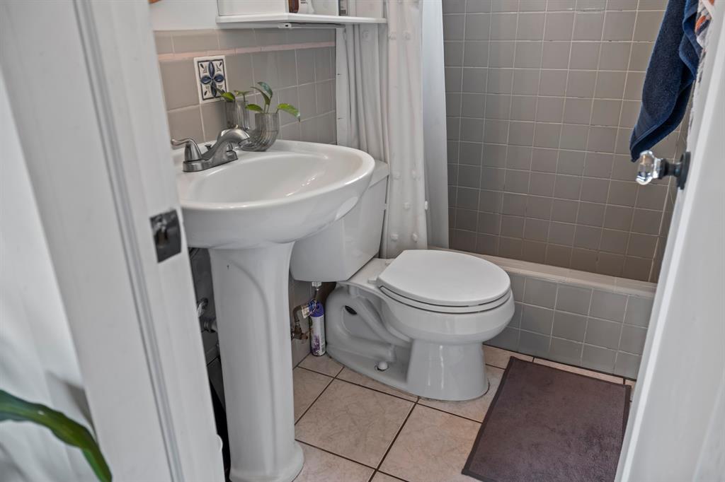 5829 Hayes Street Hollywood, FL 33021 - Photo 34 of 35