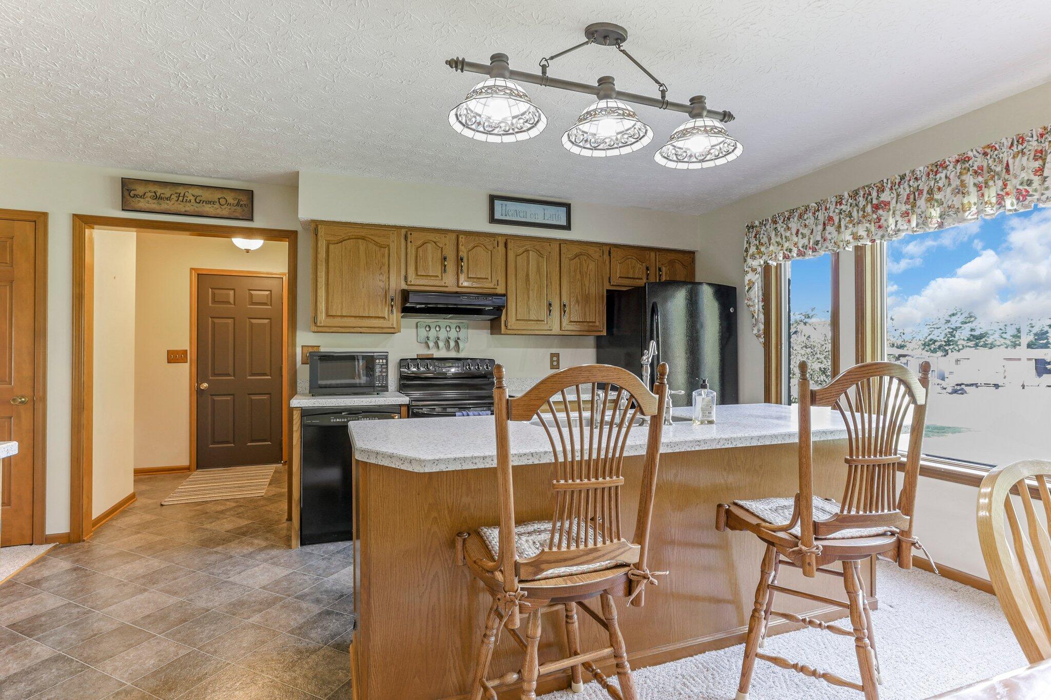 7430 Richardson Road Groveport, OH 43125 - Photo 8 of 40 Kitchen