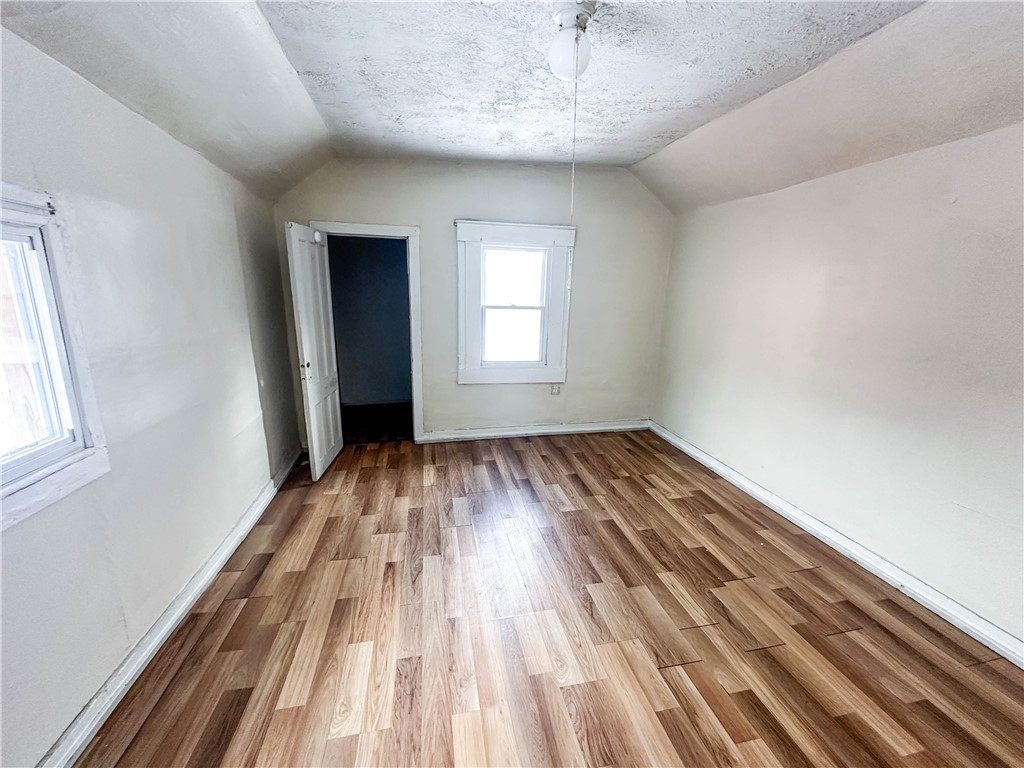 48 2nd Street Rochester, NY 14605 - Photo 5 of 8