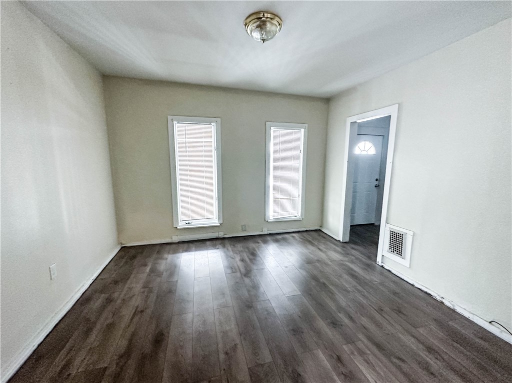 48 2nd Street Rochester, NY 14605 - Photo 7 of 8