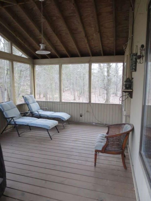 604 Farr Road Muskegon, MI 49441 - Photo 9 of 31 IMG_1957